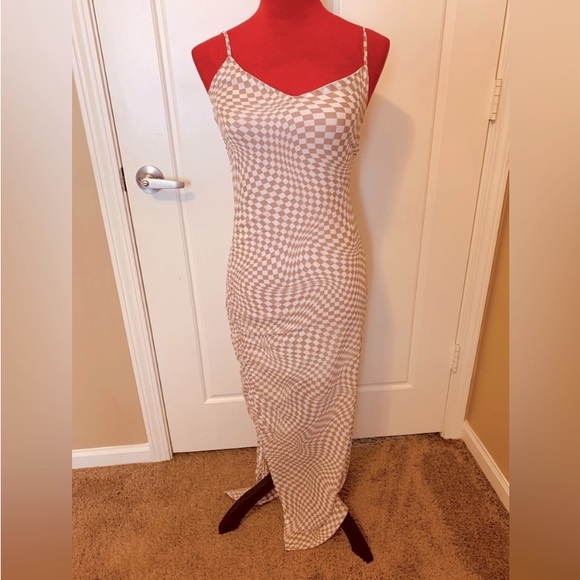 NWT SPAGHETTI STRAP RUCHED MAXI DRESS - Picture 10 of 12